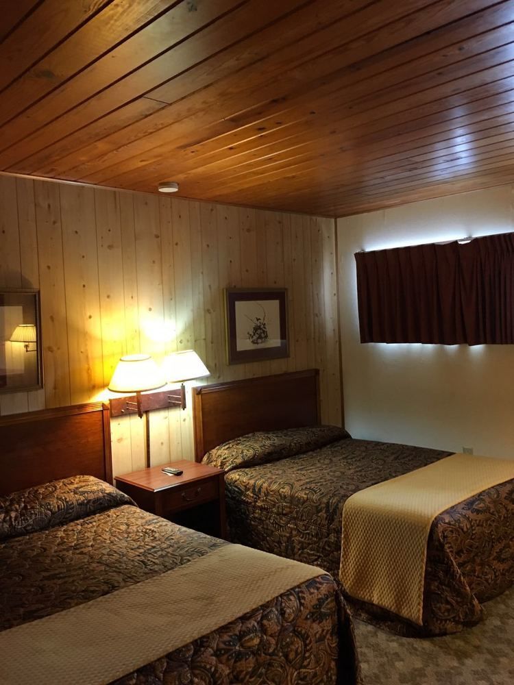 Love Hotels Western Holiday By Oyo At Harlan Lake Ne 앨마 외부 사진