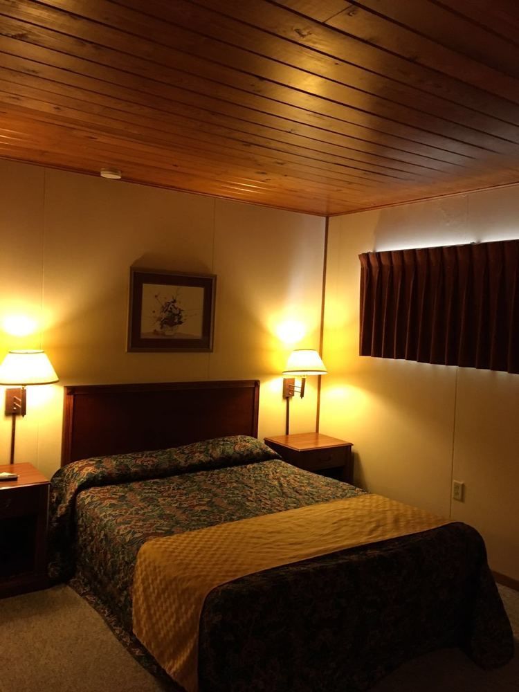 Love Hotels Western Holiday By Oyo At Harlan Lake Ne 앨마 외부 사진